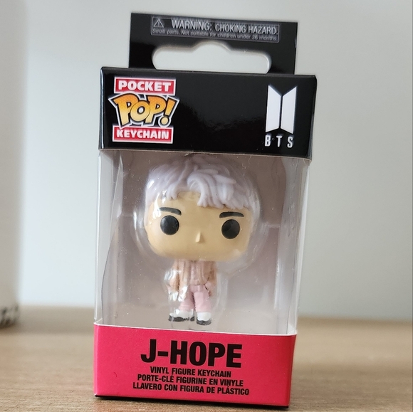 Funko BTS Pocket Pop! Keychain Duo - Suga and J-Hope - Picture 4 of 5